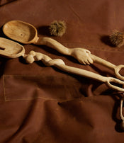 SALAD SERVERS IN BOXWOOD BY ZOÉ MOHM