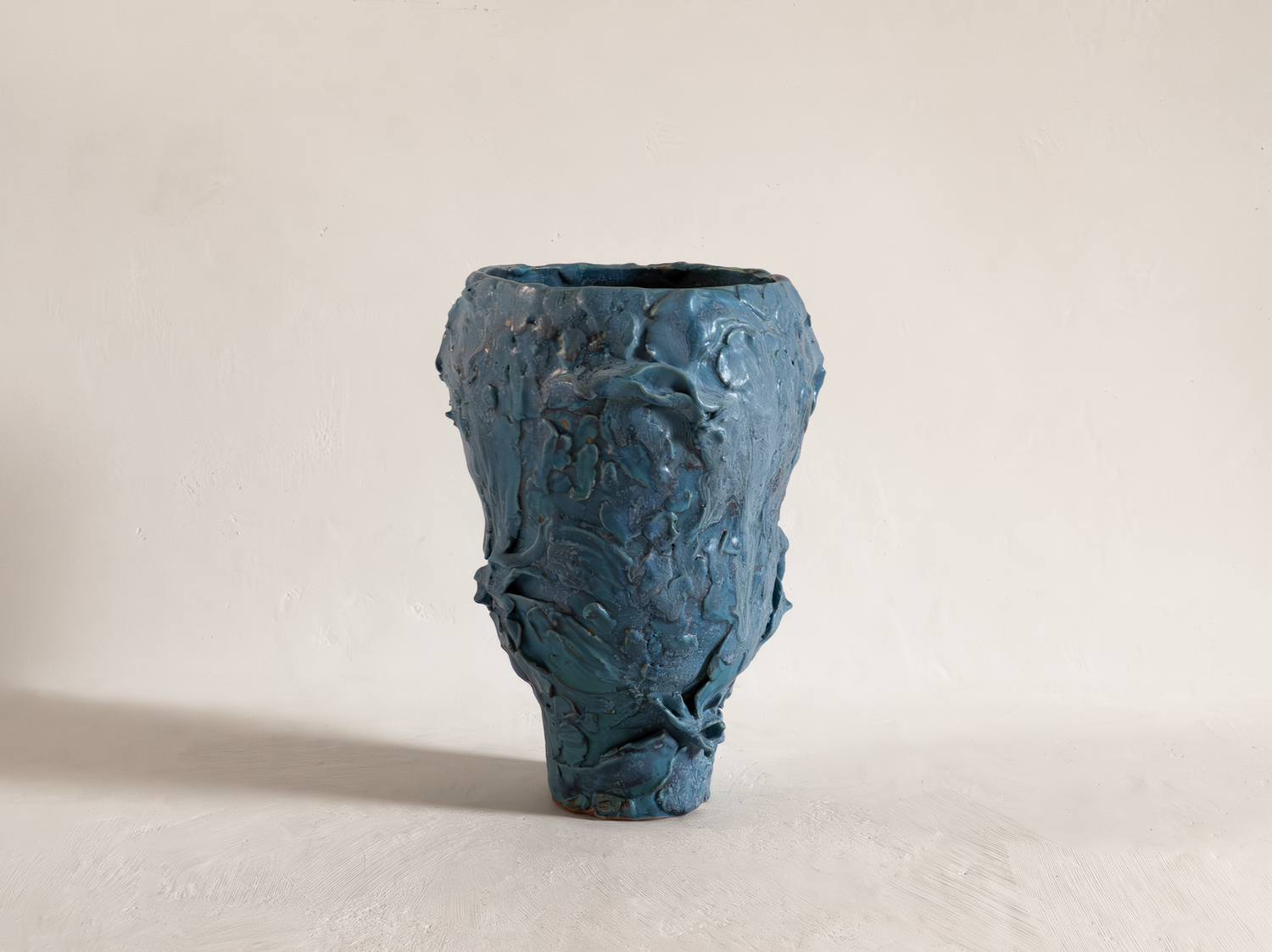 Vase "Vol Céruléen" par Tülay Kulbay
