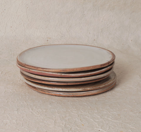 Assiettes en grès de Marie Lautrou