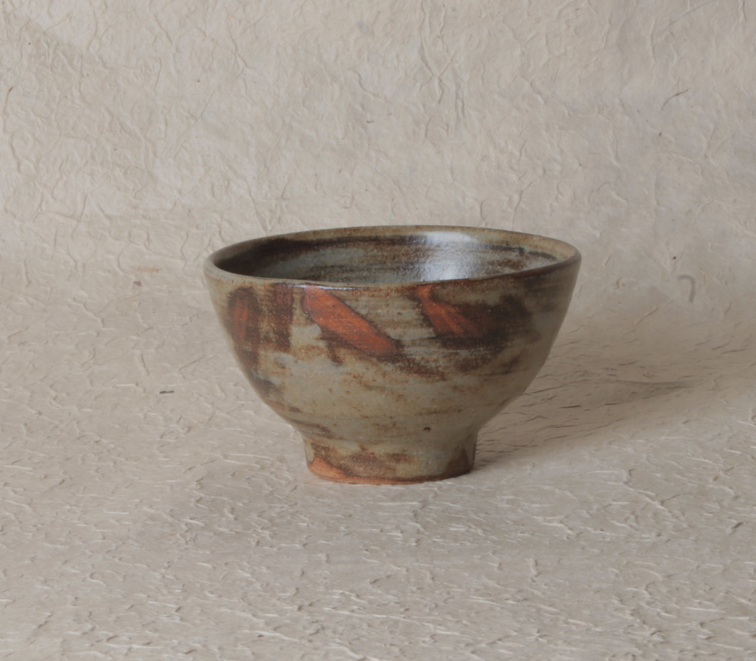 Stoneware bowls by Marie Lautrou