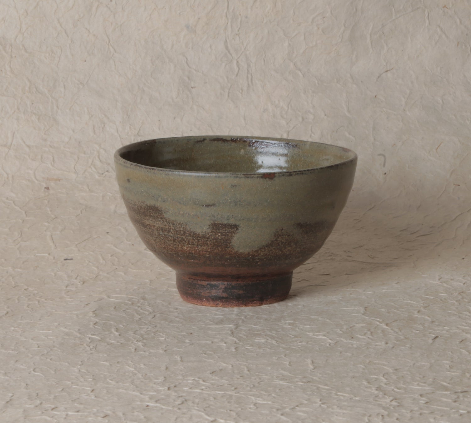 Stoneware bowls by Marie Lautrou