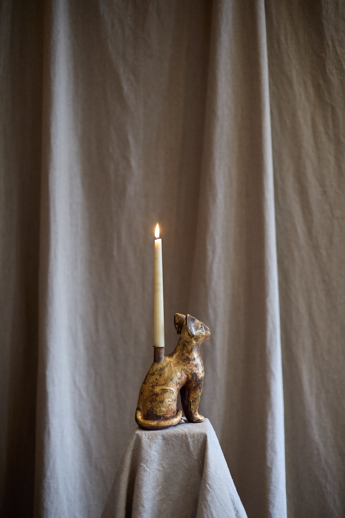 Cat candle holder by Eloïse Van der Heyden  