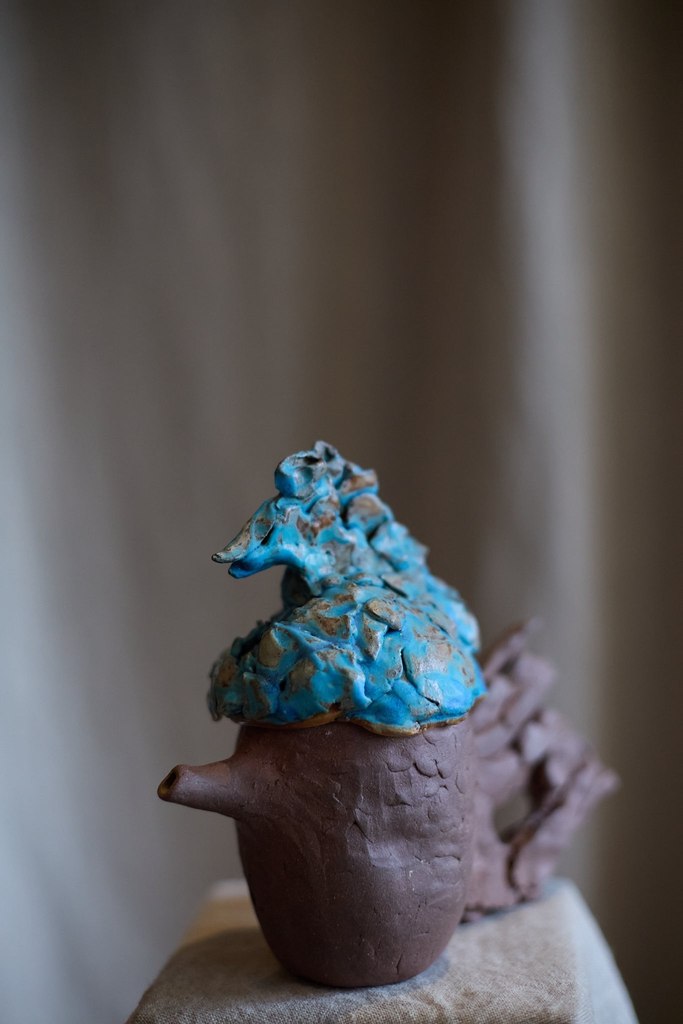Théière et tasses Cerulean Tail I de Tülay Kulbay.