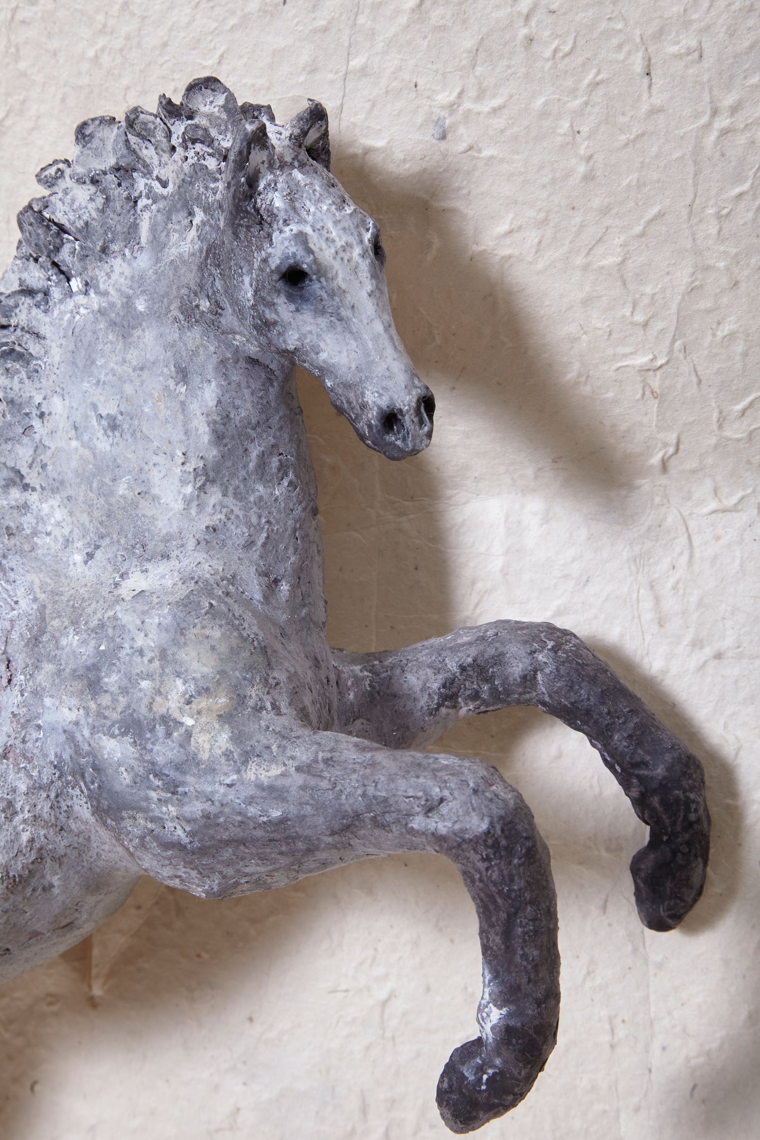 CERAMIC WALL HORSE BY ELOÏSE VAN DER HEYDEN
